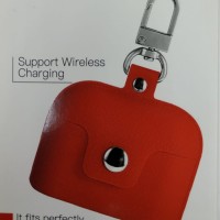 Силиконовый чехол для AirPods Pro с кнопкой и карабином красный