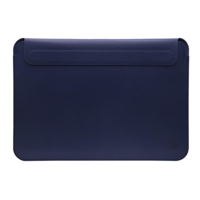 Папка для MacBook 13,6 Air WIWU Skin Pro 2 Macbook 2022 синяя Папка для MacBook 13,6 Air WIWU Skin Pro 2 Macbook 2022 представляет собой элегантный и надежный чехол-конверт из искусственной кожи. Он создан специально для защиты MacBook с диагональю экрана 13.6 дюйма. Этот стильный и практичный аксессуар гарантированно убережет лэптоп от загрязнений и преждевременного износа. Модель идеально совпадает с размерами ноутбука и имеет мощную магнитную застежку.
Чехол Wiwu Skin Pro 2 Leather для MacBook Air 13.6 2022 изготовлен из высококачественной полиуретановой эко-кожи. Она обладает отличными эстетическими свойствами и имеет высокую степень износостойкости. Нижняя часть чехла оснащена небольшими ножками с прорезиненным покрытием, которые предотвратят падение ноутбука с горизонтальных поверхностей.
