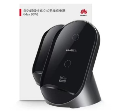 Беcпроводное заряд. устр. Huawei W081 80W черное Беcпроводное заряд. устр. Huawei W081 80W.  Аксессуар оснащён двумя катушками: одна нужная для зарядки устройства в горизонтальной ориентации, другая — в вертикальной. Максимальная мощность зарядки составляет 80 Вт, а для охлаждения смартфона и платформы предусмотрено активное воздушное охлаждение. Зарядная станция оснащена функцией определения посторонних металлических предметов на платформе: если на подставке окажется какой-либо предмет без индукционной катушки, то светодиод зарядки начнёт мигать.