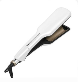 Стайлер Enchen Hair Curler Pro EU белый Стайлер Enchen Hair Curler Pro EU предназначен для выпрямления и создания волны. Плойка имеет керамические пластины с ребристой поверхностью, что позволяет выпрямлять волосы сразу большими прядями либо создавать волнистую укладку. Стайлер может заменить несколько разных приборов и поможет добиться прически мечты даже у себя дома. Устройство нагревается всего за 30секунд. Есть 3 температурных режима: 160 ℃, 180 ℃ и200 ℃ — выбирайте подходящий именно вам. За повреждения волос и кожи головы можно не переживать, ведь стайлер  получил противоожоговую конструкцию. На корпусе выпрямителя имеется дисплей, на котором отображается текущий режим температуры. Длина провода1,7 м.