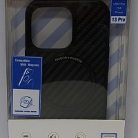 Накладка для i-Phone 13 Pro Raigor MagSafe пластик под карбон чёрная