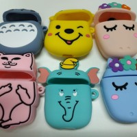 Силиконовый чехол для AirPods 1/2 c карабином мультяшные