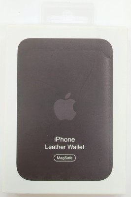 Кожаный чехол-бумажник для карт и визиток с анимацией MagSafe Leather Wallet для i-Phone черный Кожаный чехол-бумажник для карт и визиток с анимацией MagSafe Leather Wallet для i-Phone черный