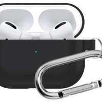 Силиконовый чехол для AirPods Pro c карабином черный