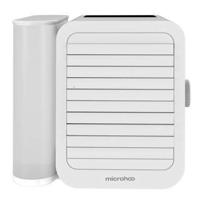 Настольный Мини-кондиционер Microhoo Personal Air Cooler Настольный Мини-кондиционер Microhoo Personal Air Cooler. Инновационный портативный вентилятор водяного охлаждения, компактные размеры позволяют использовать его не только дома, но и на рабочем месте.  Возможна регуляция воздушного потока в трех скоростных режимах: мягком, умеренном и мощном. Помимо системы на основе испарения воды, также предусмотрена возможность быстрого охлаждения с использованием льда. 
При максимальной мощности в 10 Ватт и прерывистой работе по 6 часов в день у компактного кондиционера уйдет 28 дней на потребление одного кВт·ч.  Функционирует практически бесшумно, поэтому не будет отвлекать вас от работы в дневное время, и не побеспокоит ваш сон ночью. В режиме сна охладитель работает почти бесшумно, а на скорости в 30% он совершенно не тревожит спокойный отдых . Кондиционер может работать от сети посредством блока зарядного устройства.
