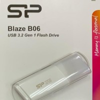 3.2 USB флеш накопитель Silicon Power 32GB Blaze B06 White