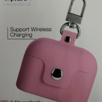 Силиконовый чехол для AirPods 3 с кнопкой и карабином розовый