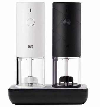 Набор электрических мельниц для специй Xiaomi HuoHou Large Capacity Electric Grinder Set HU0275 В Электрической мельнице XiaoMi Circle Joy Darth Vader Electric Grinder CJ-EG04 установлены керамические измельчители. Их можно использовать в течении долгого времени. Керамический стержень позволяет электрической мельнице обеспечивать качественное и равномерное измельчение. Интенсивность помола возможна в нескольких режимах, от крупного до мелкого помола.

Для выбора желаемого режим измельчения, на корпусе расположена рукоятка управления измельчителем, благодаря которому Вы можете выбрать желаемый режим измельчения. В отсеке для измельчения встроены светодиоды, которые подсвечивают процесс измельчения синим цветом. Корпус устройства выполнен из прочного ABS-пластика. Благодаря матовому эффекту поверхности на нем не видны следы от прикосновения рук. В корпусе, снизу расположен отсек для батареек. Сзади на корпусе есть механическая кнопка включения, также мельница включается автоматически при развороте с ног на голову. В задней части корпуса есть отсек для наполнения.